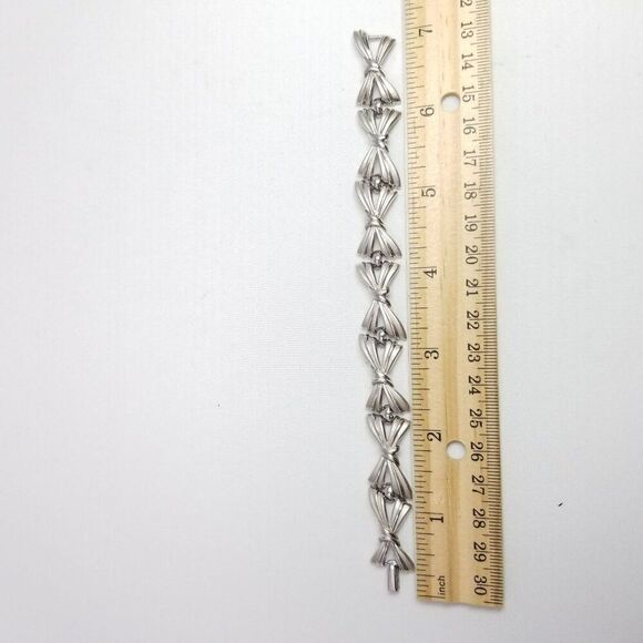 Vintage Crown Trifari Silver Tone Panel Bangle Bracelet Bow Ribbon Design Signed - Picture 5 of 7